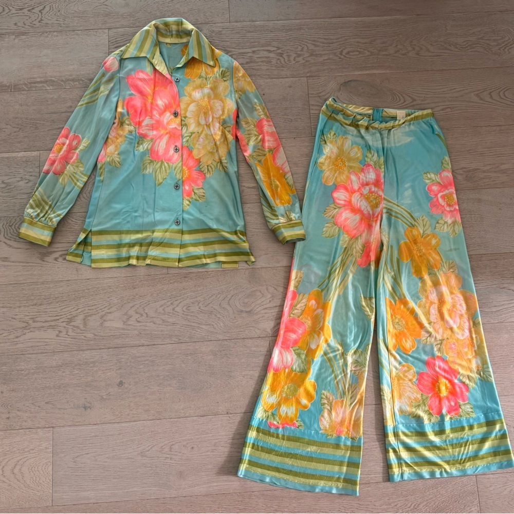 VINTAGE floral button down/pantsuit 60-70’s size small (see measurements) - Picture 2 of 15